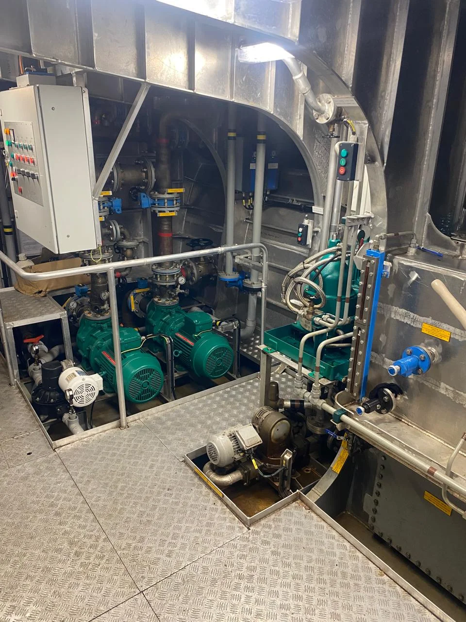 Soluções de automação e controlo industrial com programação de CLPs